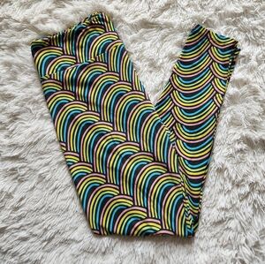 EUC LuLaRoe Rainbow St. Patrick's Day Leggings